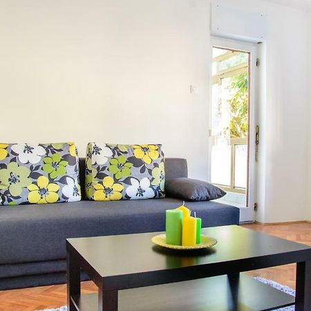 Apartment Family Time Umag Luaran gambar
