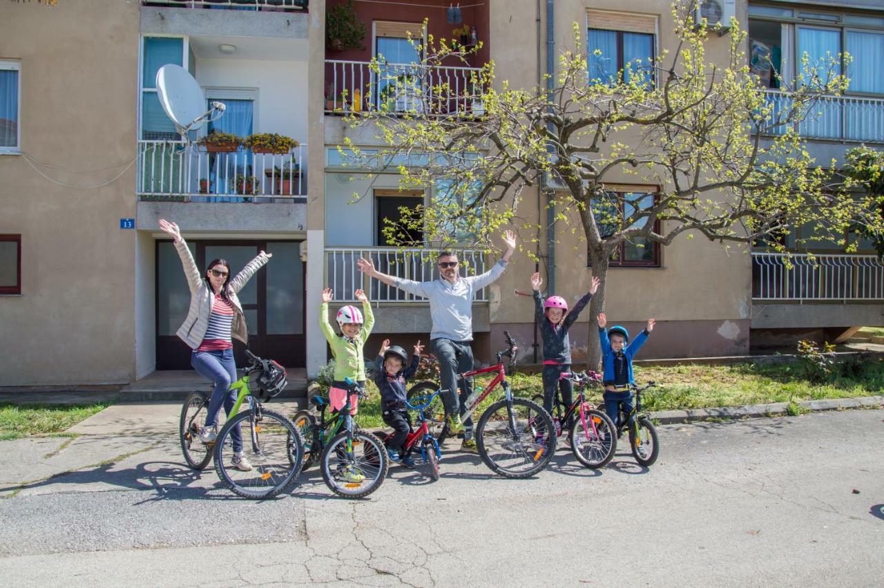 Apartment Family Time Umag Luaran gambar